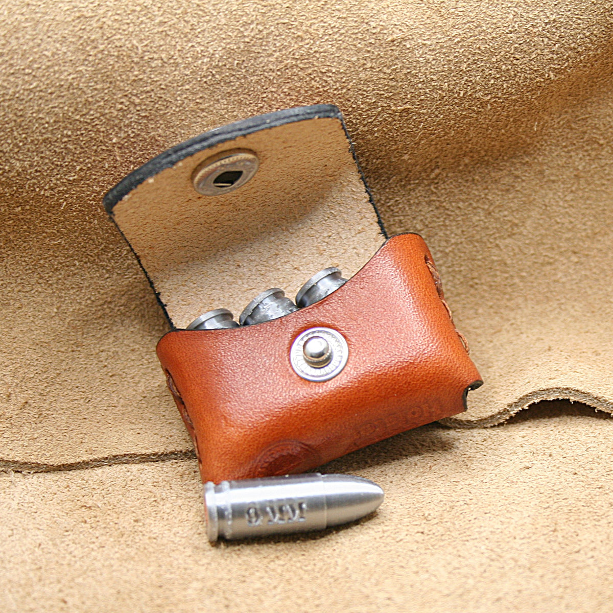 pocket pouch 9 mm Ammo holder Bond Arms, leather, holds four (4) shells, pocket carry wallet