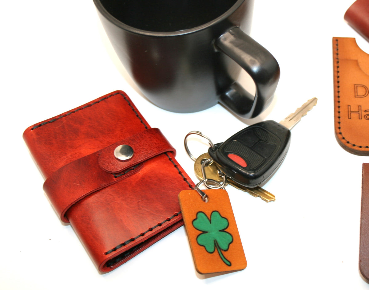 Wallet Bifold Red leather, 2 pocket with snap closure, Personalize